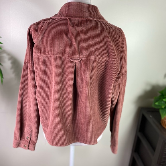 American Eagle women corduroy cropped collared buttoned shirt pocket Sz M rust - Picture 5 of 10